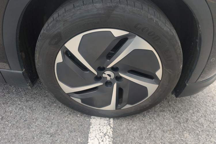 Used Nio ES6 2024 75 kWh Right Front Wheel Hub