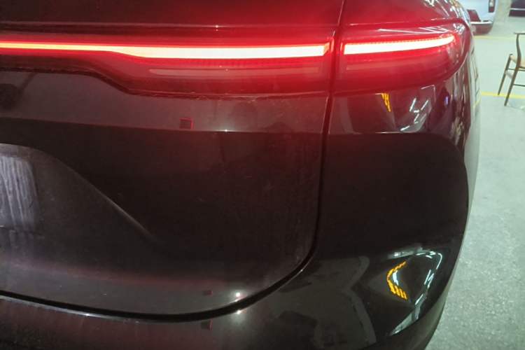 Used Nio ES6 2024 75 kWh Right Rear Taillight