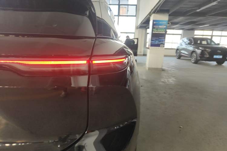 Used Nio ES6 2024 75 kWh Right Rear Taillight