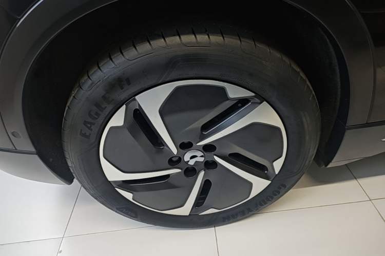 Used Nio ES6 2024 75 kWh Right Rear Wheel Hub
