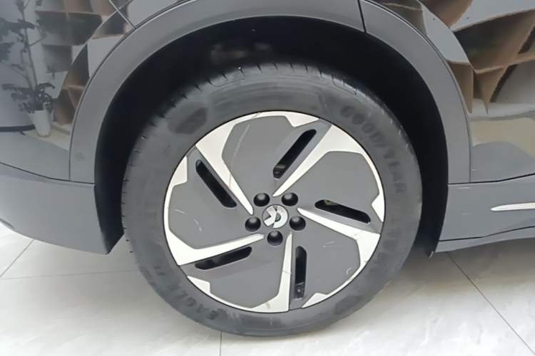 Used Nio ES6 2024 75 kWh Right Rear Wheel Hub