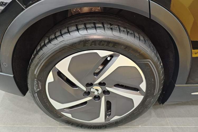 Used Nio ES6 2024 75 kWh Right Rear Wheel Hub