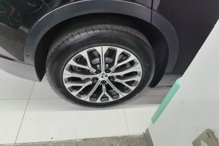 Used Nio ES6 2024 75 kWh Right Rear Wheel Hub