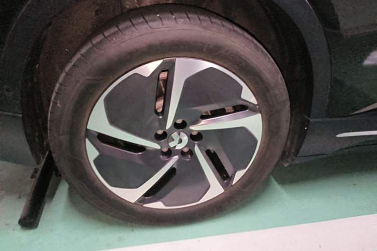 Used Nio ES6 2024 75 kWh Right Rear Wheel Hub