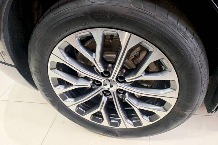 Used Nio ES6 2024 75 kWh Right Rear Wheel Hub