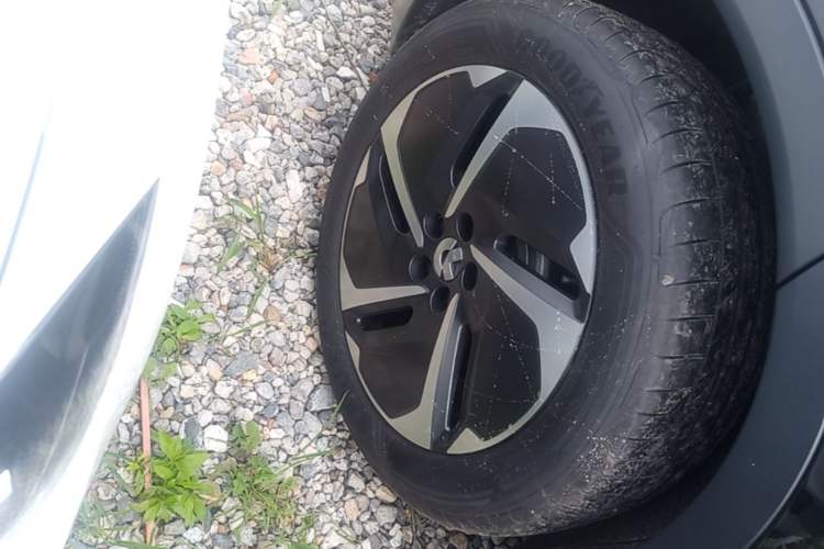 Used Nio ES6 2024 75 kWh Right Rear Wheel Hub