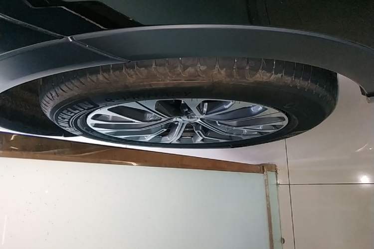 Used Nio ES6 2024 75 kWh Right Rear Wheel Hub