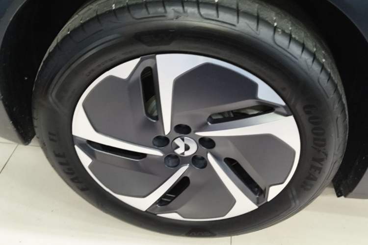 Used Nio ES6 2024 75 kWh Right Rear Wheel Hub