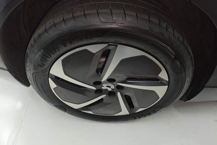 Used Nio ES6 2024 75 kWh Right Rear Wheel Hub