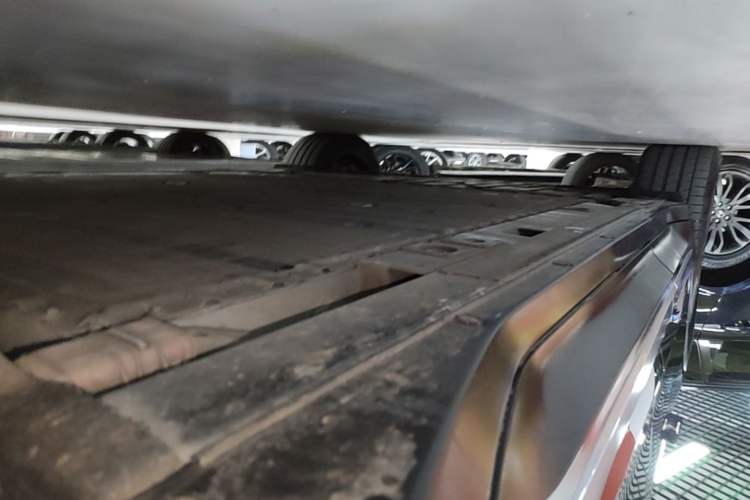 Used Nio ES6 2024 100kWh Right Side Sill