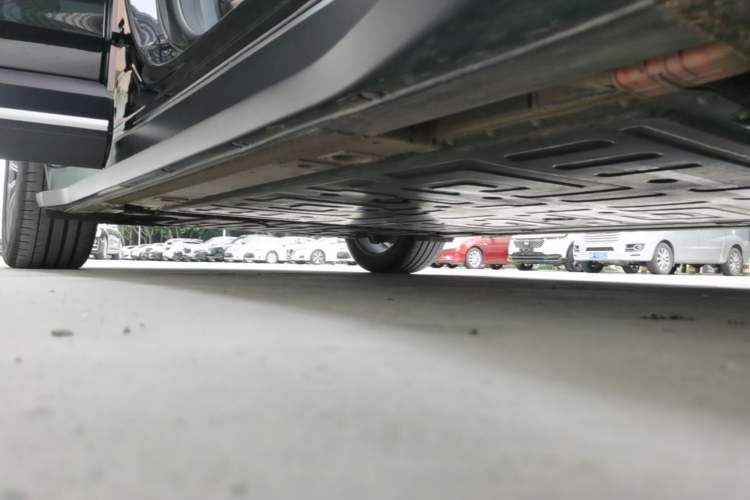 Used Nio ES6 2024 75 kWh Right Side Sill