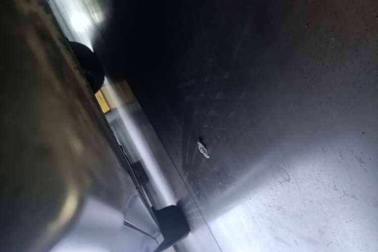 Used Nio ES6 2024 75 kWh Right Side Sill