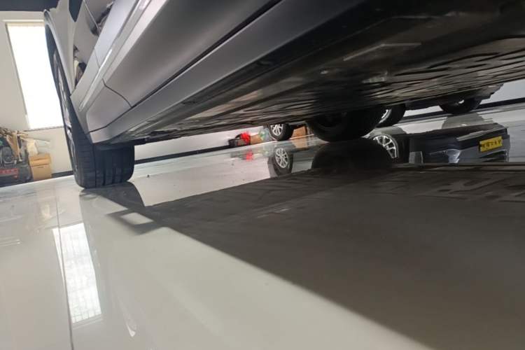 Used Nio ES6 2024 75 kWh Right Side Sill