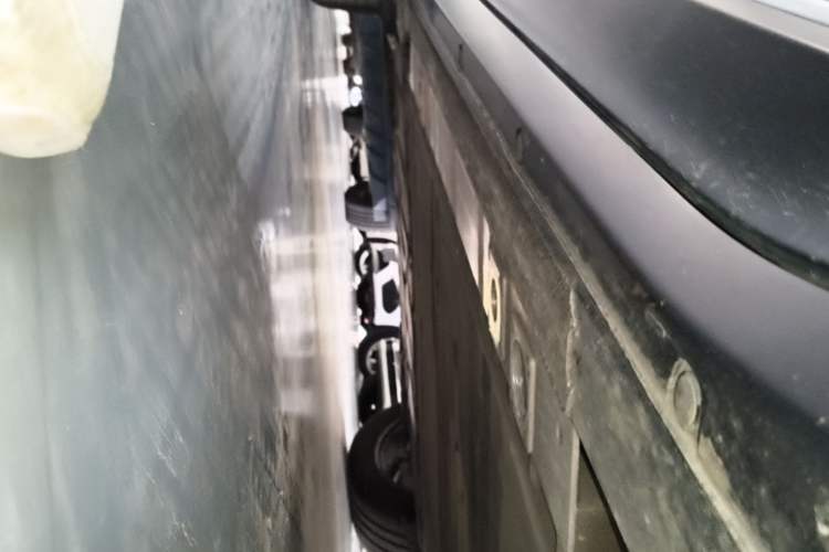 Used Nio ES6 2024 75 kWh Right Side Sill