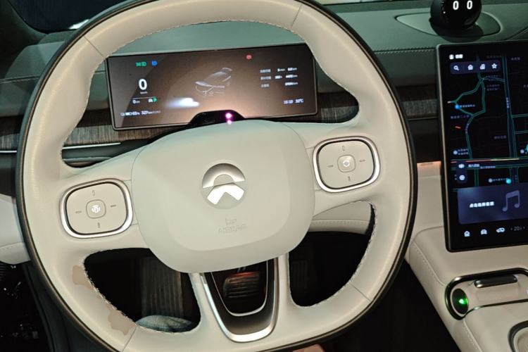 Used Nio ES6 2024 75 kWh Steering Wheel