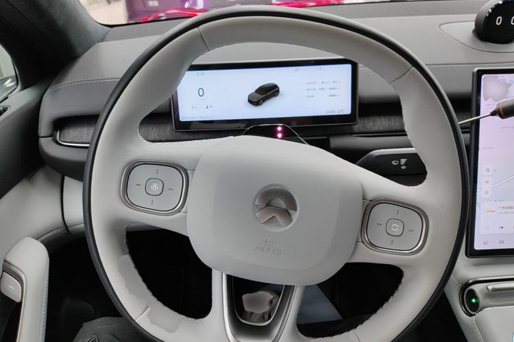 Used Nio ES6 2024 75 kWh Steering Wheel
