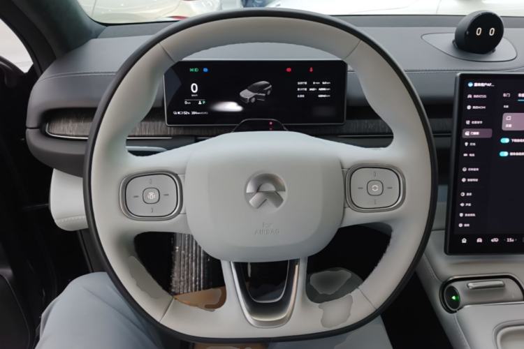 Used Nio ES6 2024 75 kWh Steering Wheel
