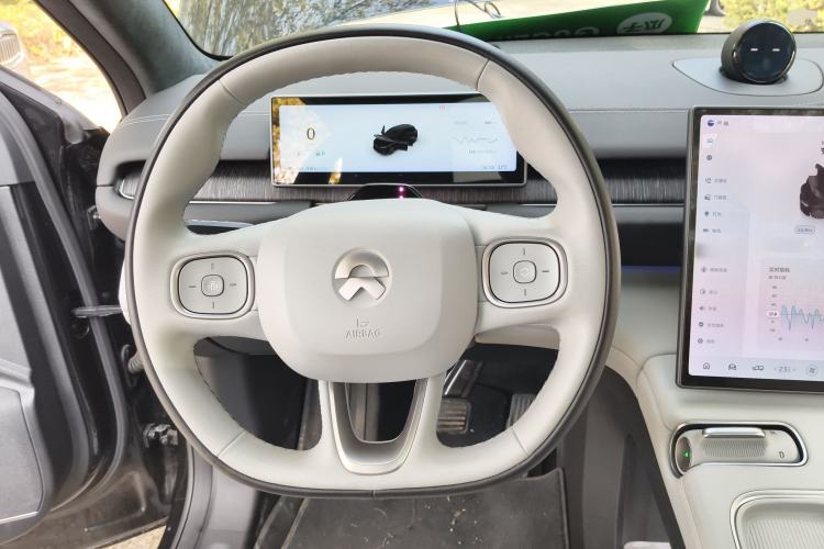 Used Nio ES6 2024 75 kWh Steering Wheel