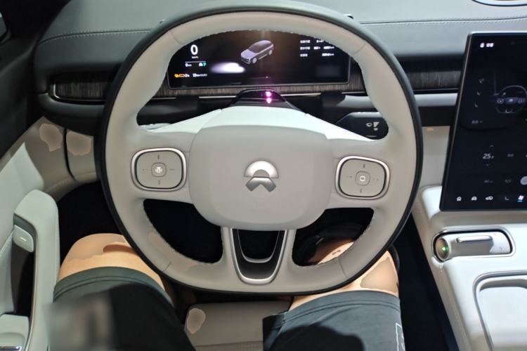Used Nio ES6 2024 75 kWh Steering Wheel