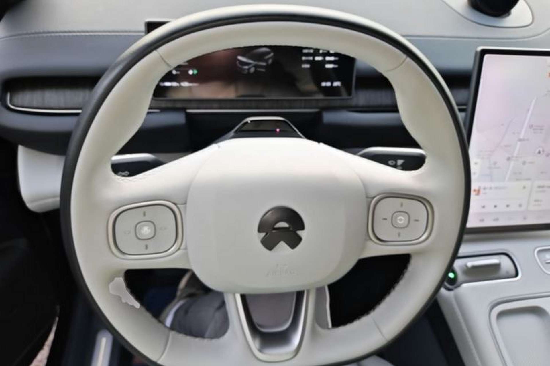 Used Nio ES6 2024 75 kWh Steering Wheel