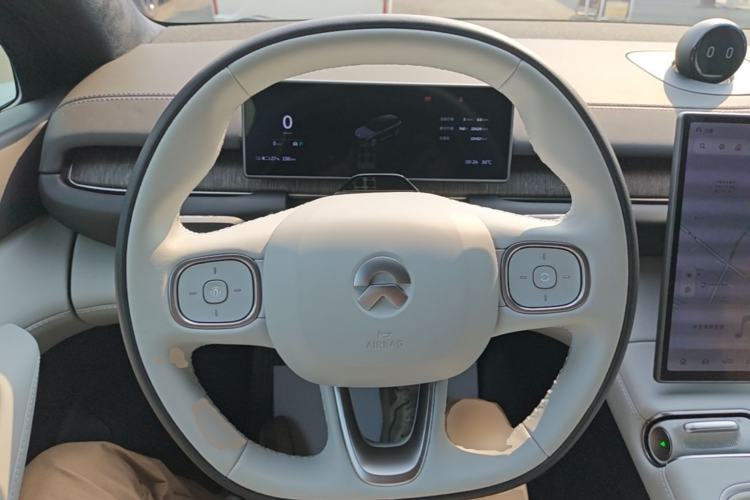 Used Nio ES6 2024 75 kWh Steering Wheel