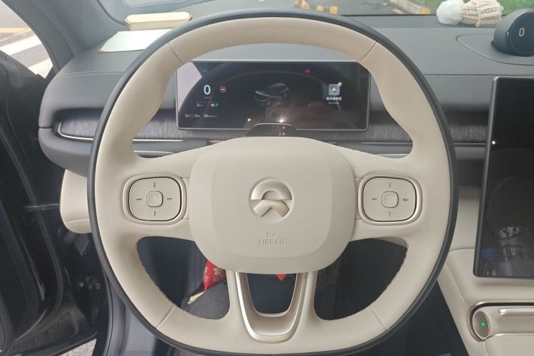 Used Nio ES6 2024 75 kWh Steering Wheel