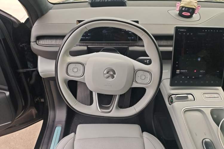 Used Nio ES6 2024 75 kWh Steering Wheel