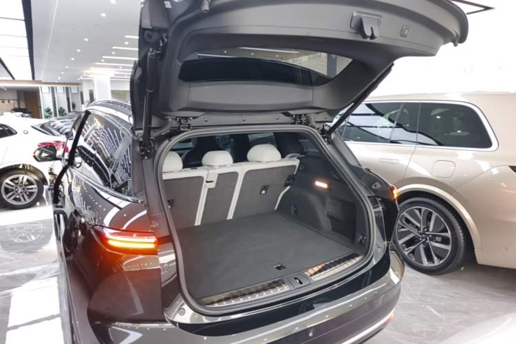 Used Nio ES6 2024 75 kWh Trunk