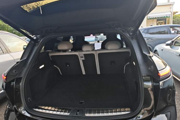 Used Nio ES6 2024 75 kWh Trunk