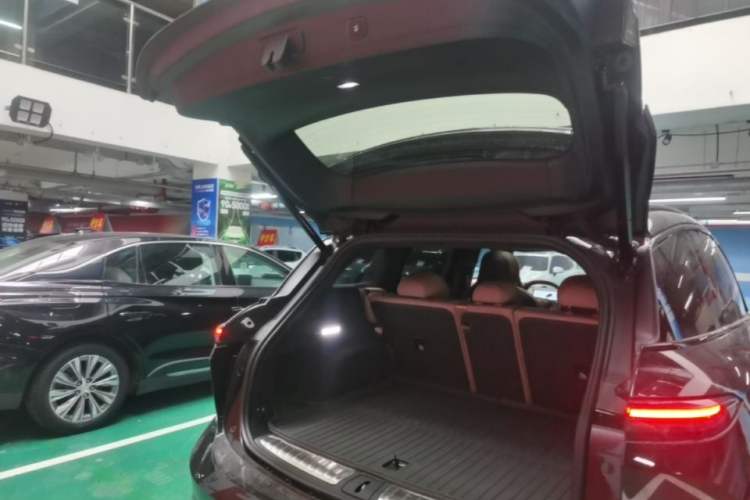 Used Nio ES6 2024 75 kWh Trunk