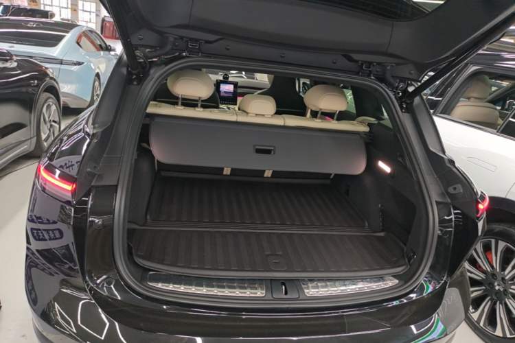 Used Nio ES6 2024 75 kWh Trunk