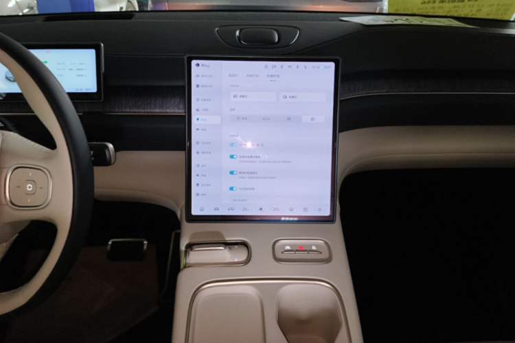 Used Nio ES6 2024 75 kWh Audio And AC Panel