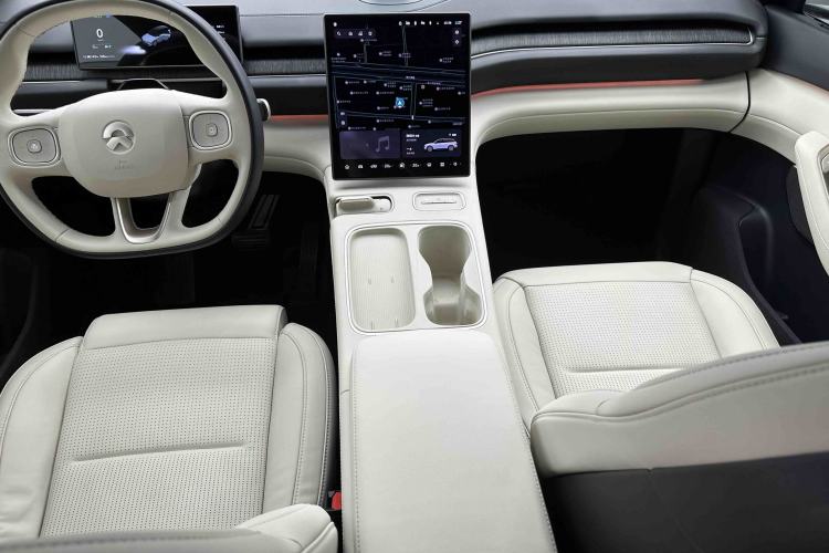 Used Nio ES6 2024 75 kWh Center Console