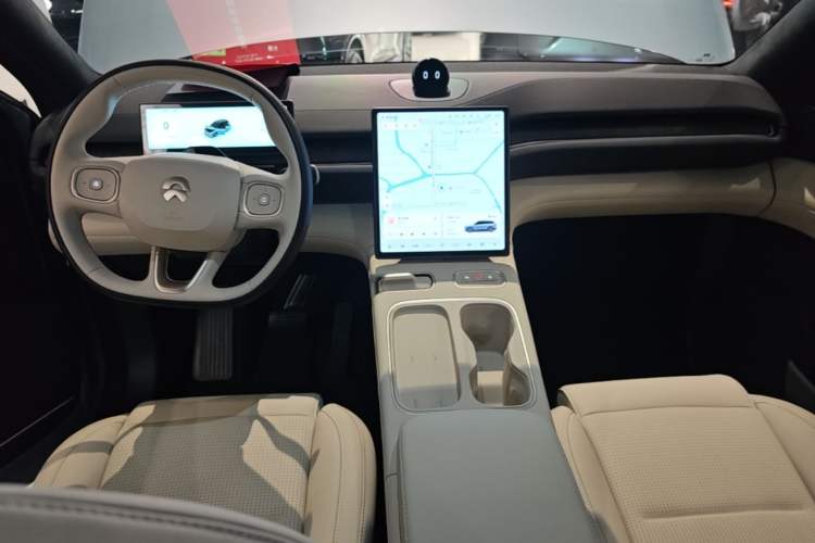 Used Nio ES6 2024 75 kWh Center Console