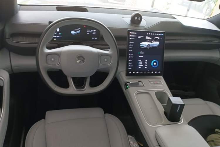Used Nio ES6 2024 75 kWh Center Console
