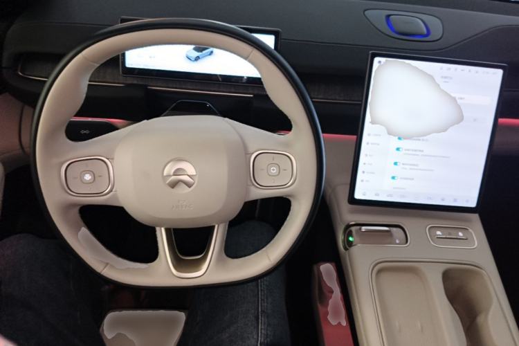 Used Nio ES6 2024 75 kWh Center Console
