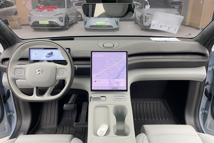 Used Nio ES6 2024 75 kWh Center Console