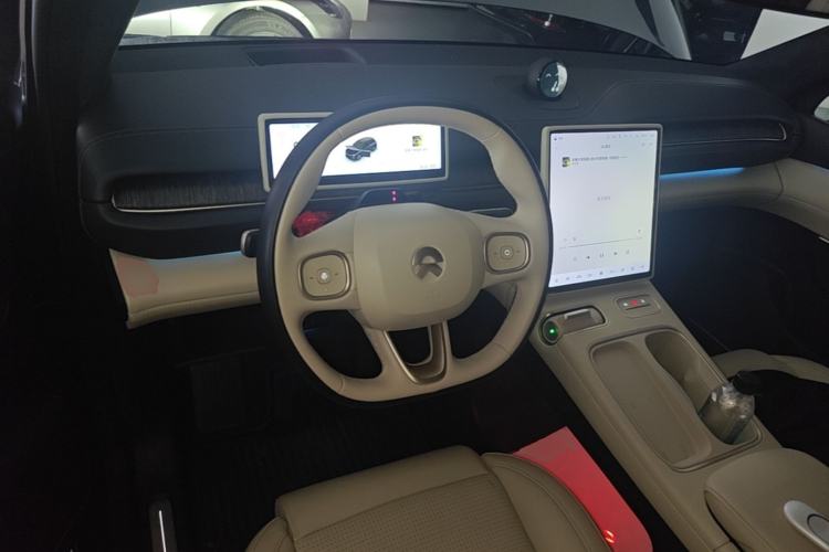 Used Nio ES6 2024 75 kWh Center Console