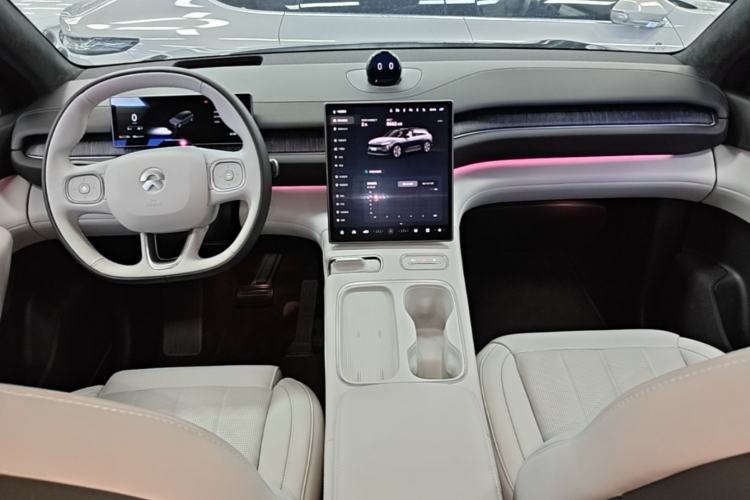 Used Nio ES6 2024 75 kWh Center Console