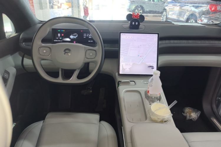 Used Nio ES6 2024 75 kWh Center Console