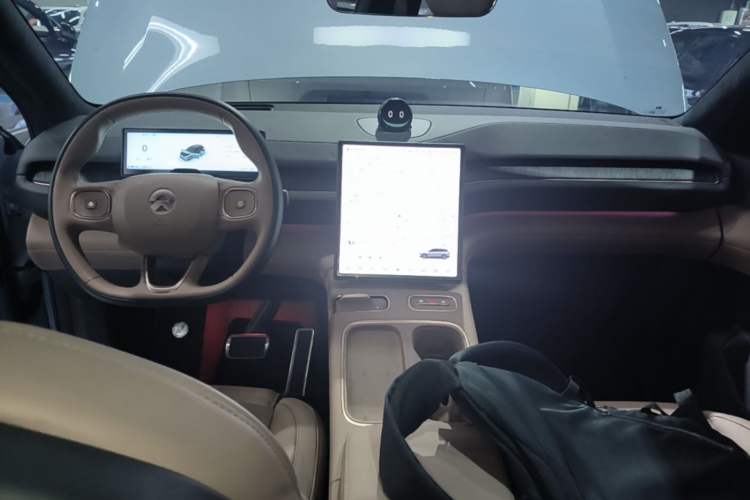 Used Nio ES6 2024 75 kWh Center Console