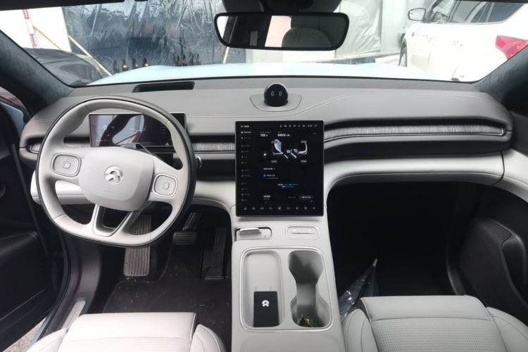 Used Nio ES6 2024 75 kWh Center Console