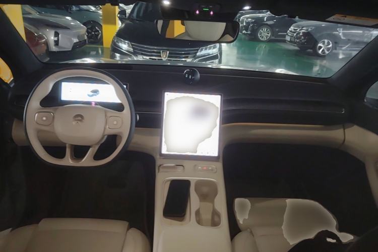 Used Nio ES6 2024 75 kWh Center Console