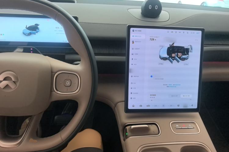 Used Nio ES6 2024 75 kWh Center Console