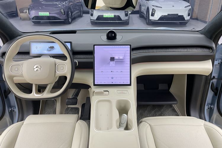 Used Nio ES6 2024 100kWh Center Console