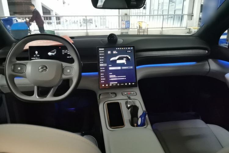 Used Nio ES6 2024 75 kWh Center Console