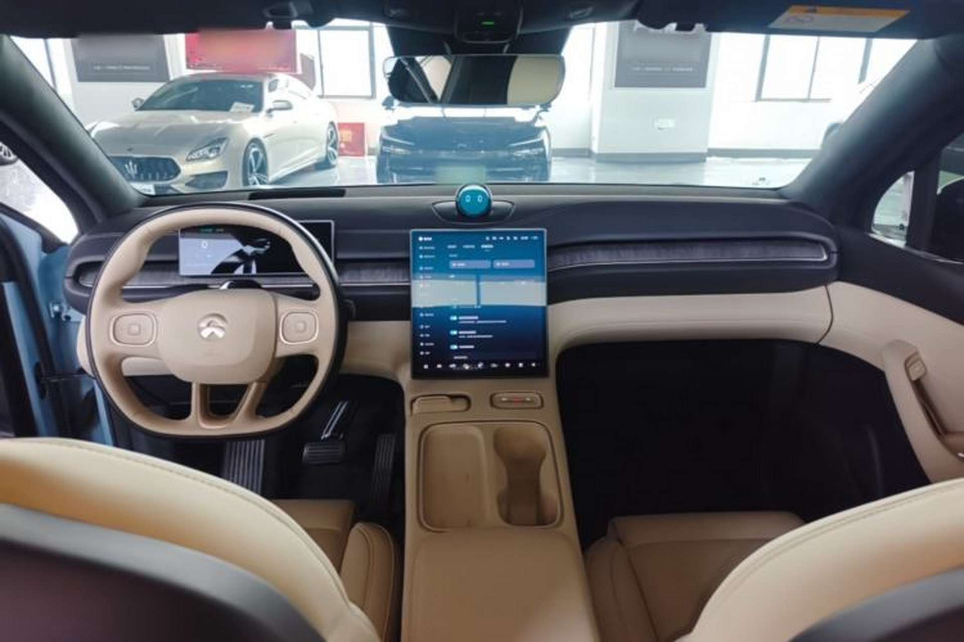 Used Nio ES6 2024 75 kWh Center Console