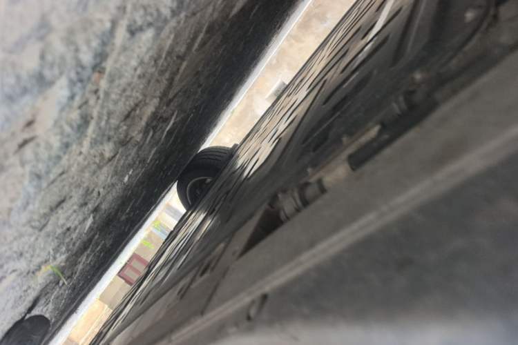 Used Nio ES6 2024 75 kWh Chassis Front Left