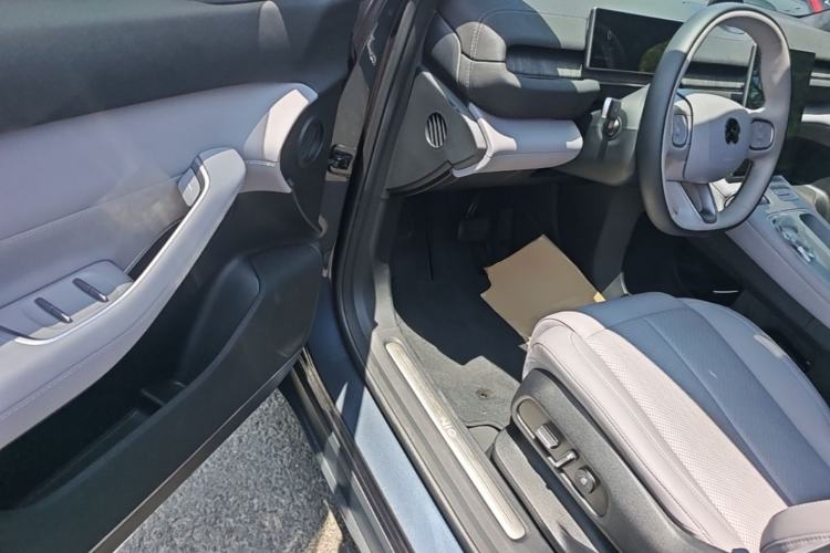 Used Nio ES6 2024 75 kWh Driver Seat