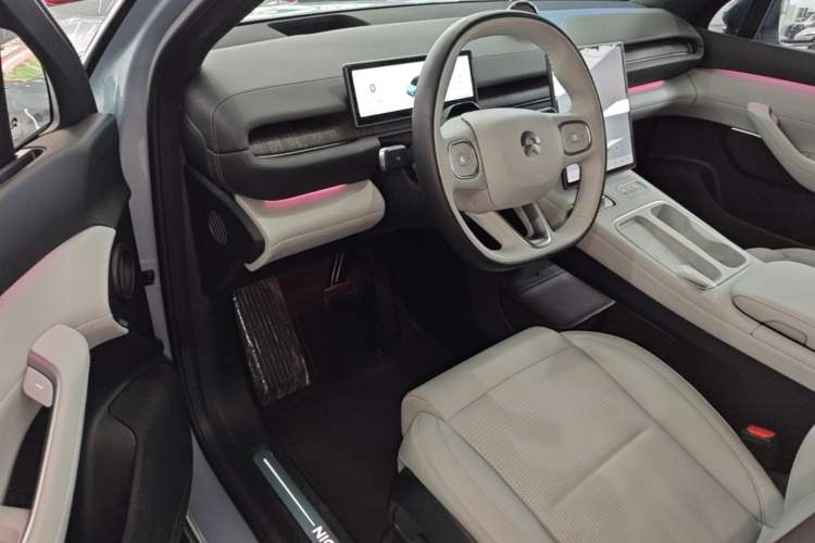 Used Nio ES6 2024 75 kWh Driver Seat